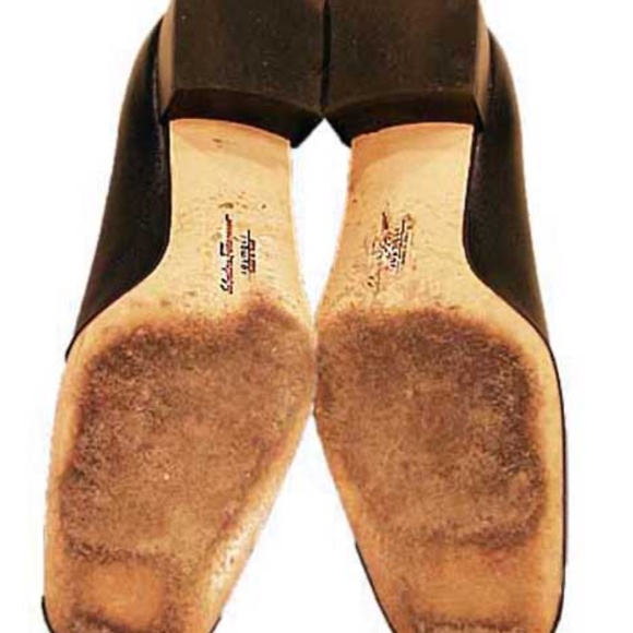 PUMPS, BLACK CALF PATENT & PEBBLE FINISH, Sz 8.5B, HEEL 1 3/8 inch, FERRAGAMO, - Picture 7 of 9